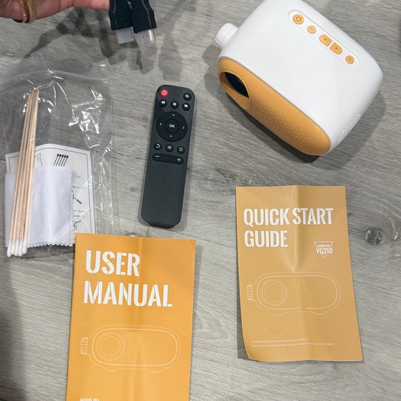 Video Projector - Picture 3 of 6